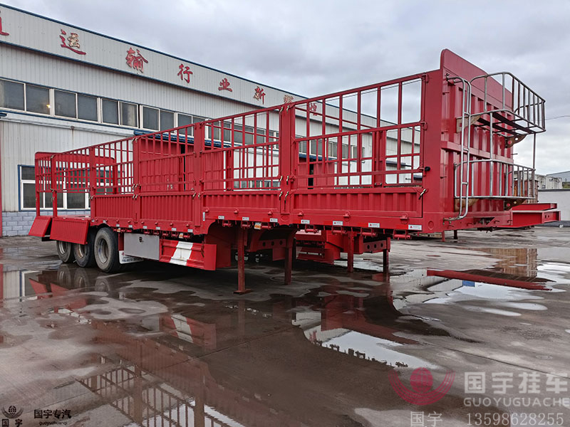 新型倉欄車——公路運輸?shù)男吕锍瘫? /><br />
倉欄車半掛車的創(chuàng)新技術(shù)<br />
<br />
1. 智能控制:現(xiàn)代倉欄車半掛車配備了先進(jìn)的智能控制系統(tǒng),能夠?qū)崟r監(jiān)控車輛狀態(tài),提高行駛安全。<br />
2. 環(huán)保節(jié)能:新型倉欄車半掛車采用先進(jìn)的節(jié)能技術(shù),如先進(jìn)的發(fā)動機技術(shù)和輕量化設(shè)計,大大降低了運輸過程中的能耗。<br />
3. 安全性升級:倉欄車半掛車車身結(jié)構(gòu)堅固,配備有防撞裝置和安全氣囊,大大提高了運輸過程中的安全性。<br />
<img onload=